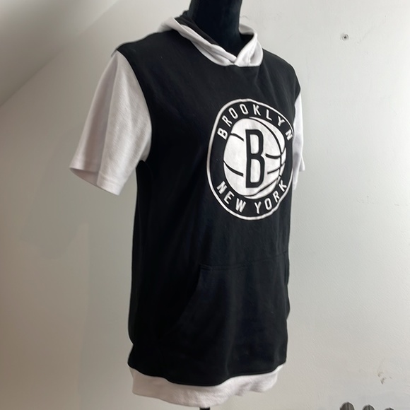 Brooklyn NY Basketball Hoodie - Picture 3 of 5
